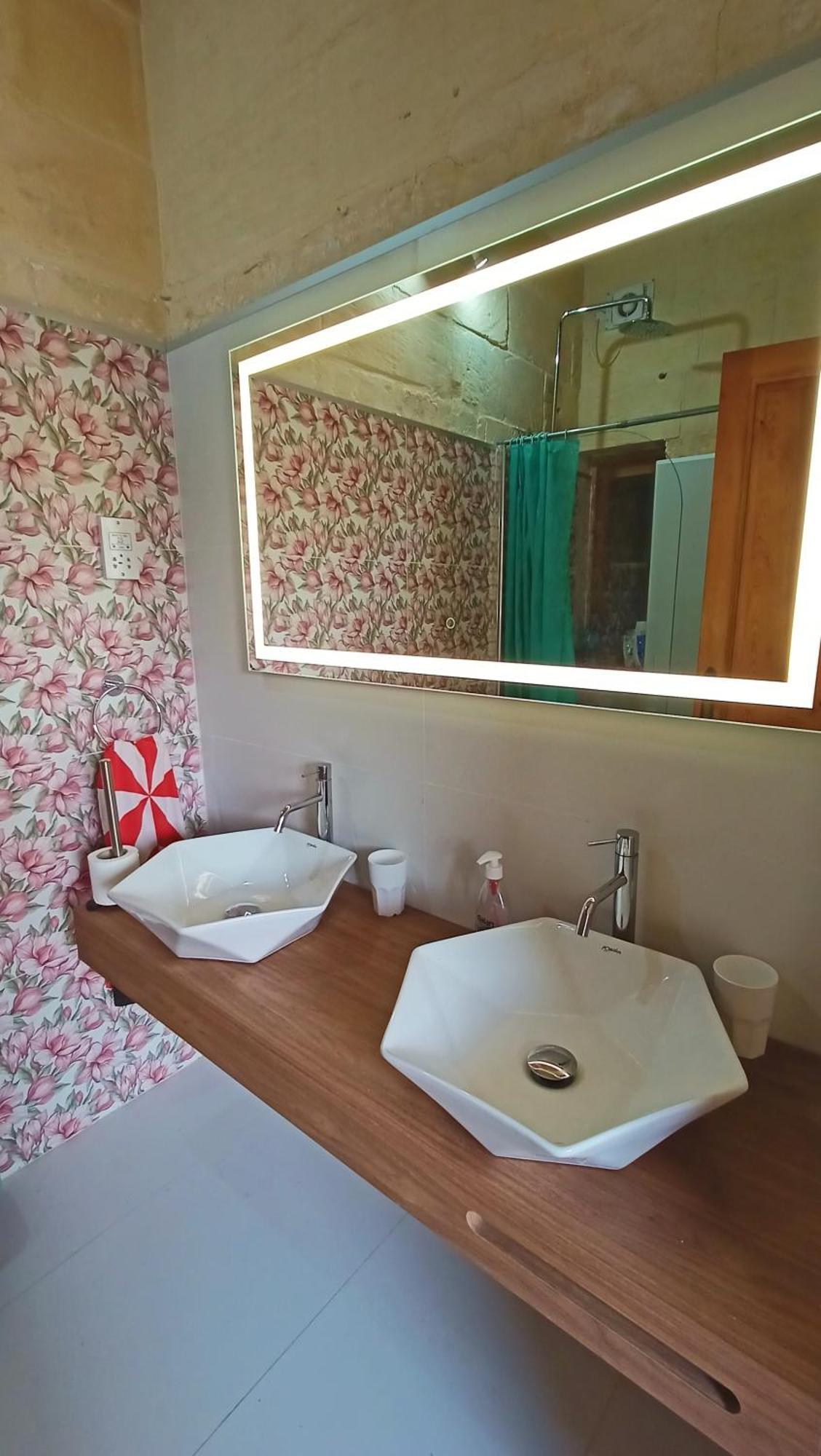 Arthome - Guest Rooms 가르브 외부 사진